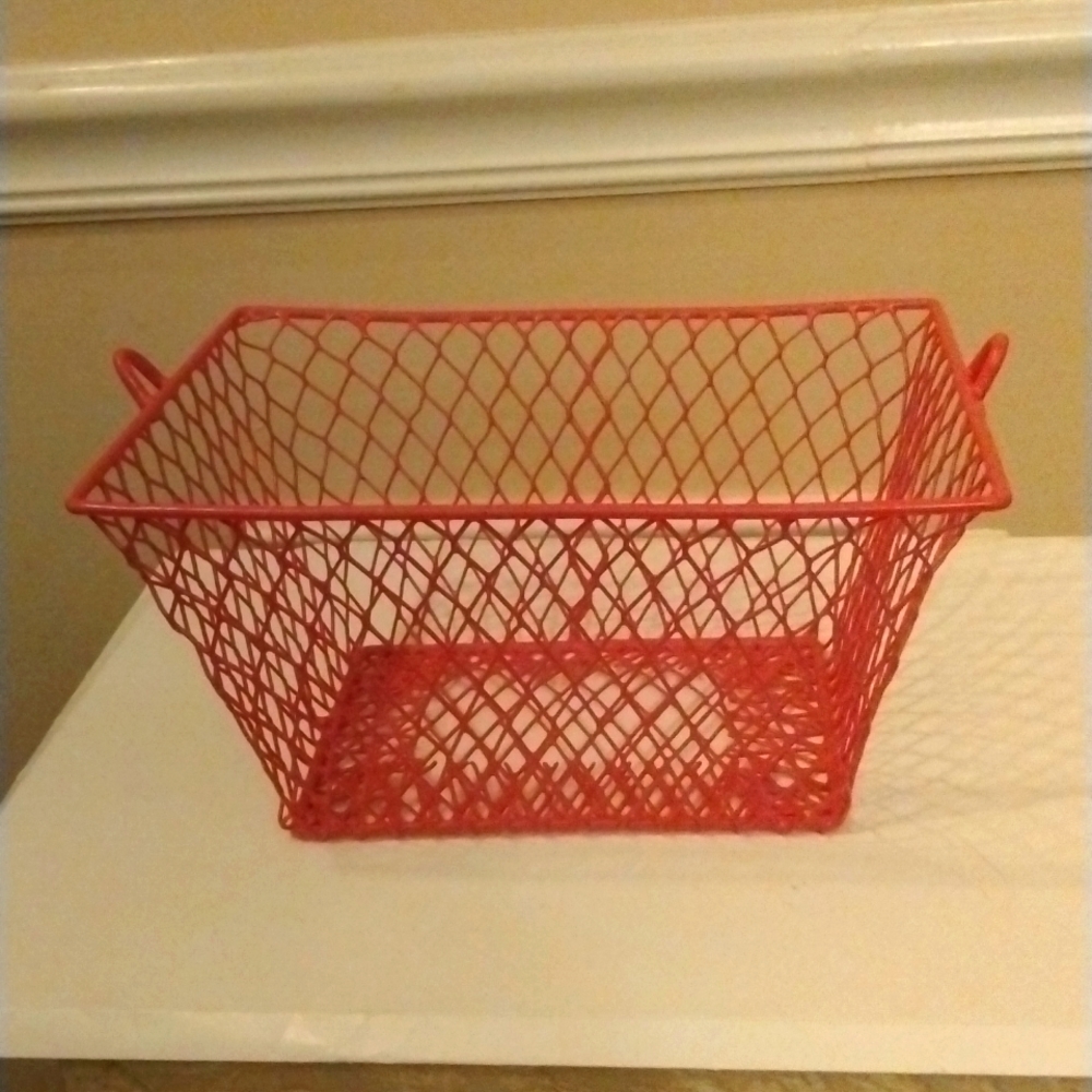 A mini little basket